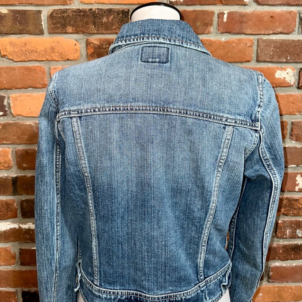 American Eagle Distressed Denim Jean Jacket Size Medium - Picture 7 of 8